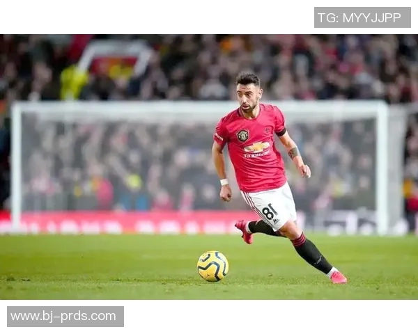 从平民到足球明星的奋斗历程与梦想追逐之路